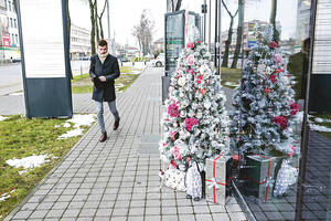 Lietus pakeitė puošybos įpročius – ką vietoje sniego siūlo kauniečiai?