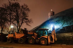 Gedimino kalno gelbėjimo operacija tampa ekstremali – žmonės dirba naktimis