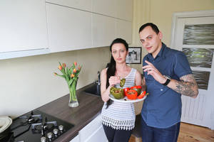 Mentalistas Nicholas Kinas su žmona Raimonda jau sūpuoja sūnų Danielių