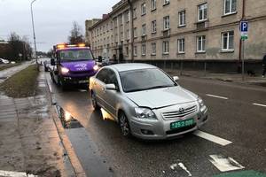 Mįslinga Gruzijos ambasados automobilio avarija: vairuotojas dingęs