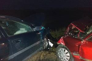 Tragiškas Kūčių vakaras Kelmės r.: automobiliai susidūrė kaktomuša, žuvo moteris