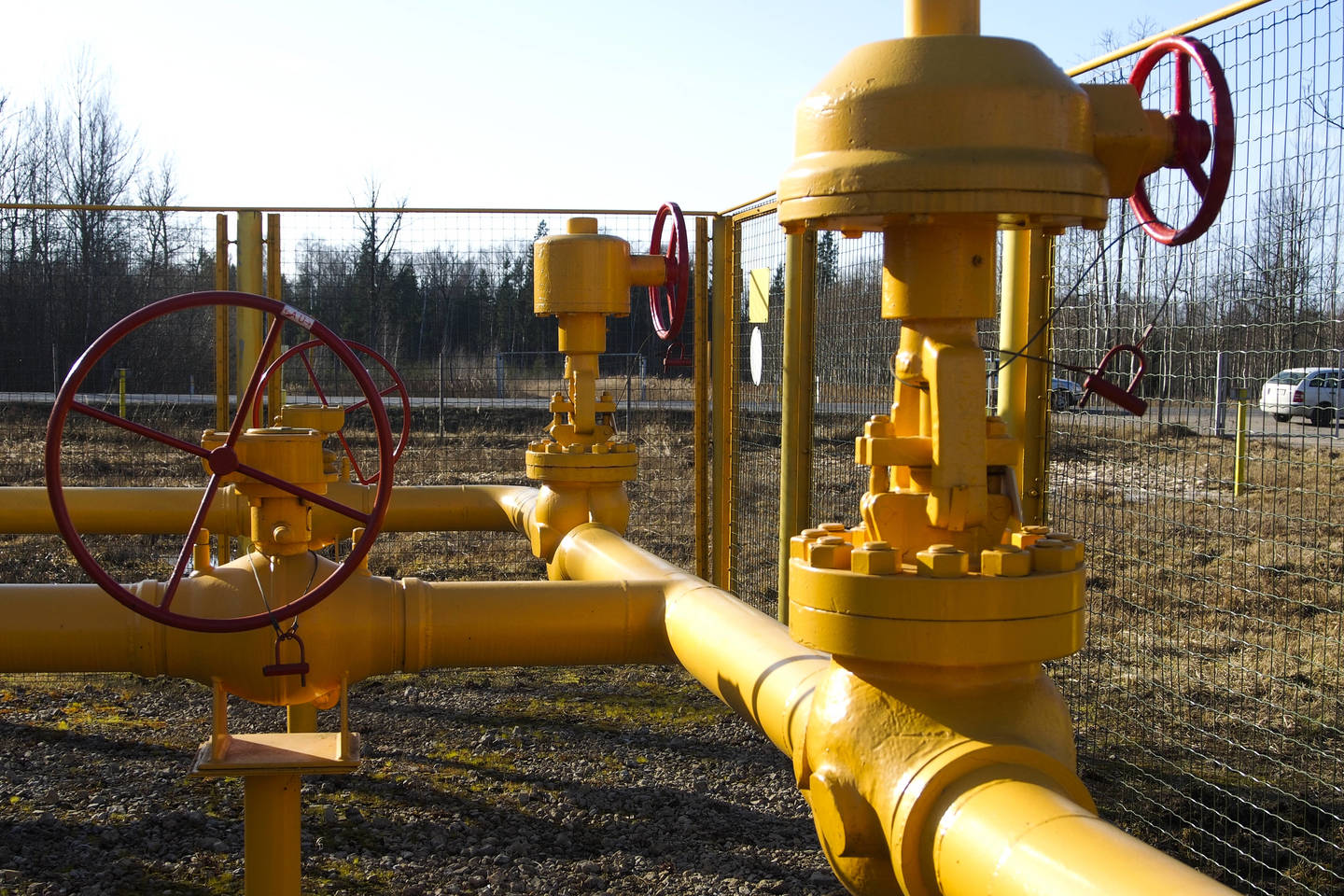 Valandą vėluojantis „Gazprom“ vadas Aleksėjus Mileris prieš 4-verius metus neskubėdams žingsniavo pas jo laukiantį premjerą Algirdą Butkevičių – aptarti ginčų dėl Lietuvai per brangiai tiekiamų dujų. T