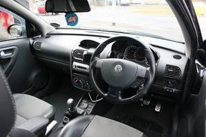 Paskelbė, kaip dešiniavairį automobilį registruoti Lietuvoje: bus sunku ir brangu