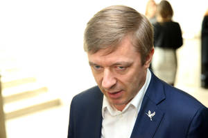 Ramūnas Karbauskis parodė, kiek sumokėjo už serialą „Naisių vasara“