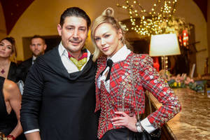 Naujas Vaidos Jasaitienės mylimasis ją viešai apipylė komplimentais