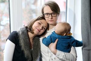 Kūdikio susilaukusios lesbietės: „Nemaniau, kad ji bus tokia supermamytė“