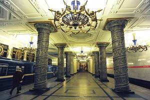 Sankt Peterburgo dėl nedidelio gaisro metropoliteno tunelyje uždarytos dvi stotys