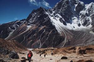 Nepalas uždraudė pavieniams alpinistams kopti į Everestą