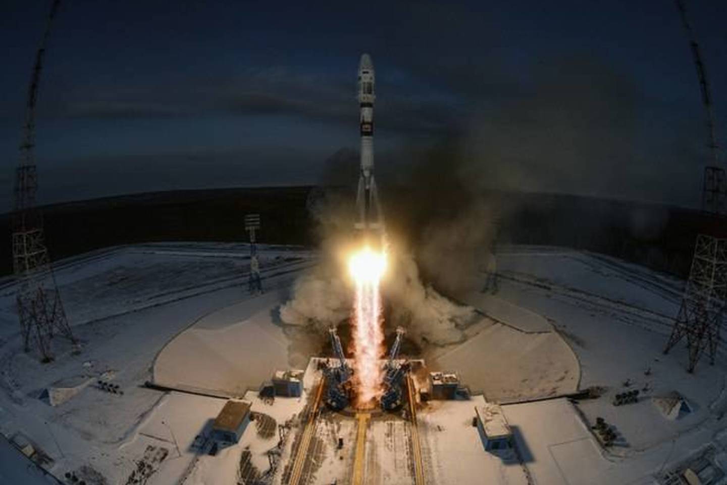  Raketos nešėjos „Sojuz-2.1b“ startas Vostočnyj kosmodrome .<br> RIA nuotr.