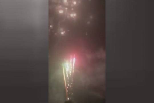 Žiūrovas užfiksavo, kaip Naujųjų metų šventimas vos netapo tragedija