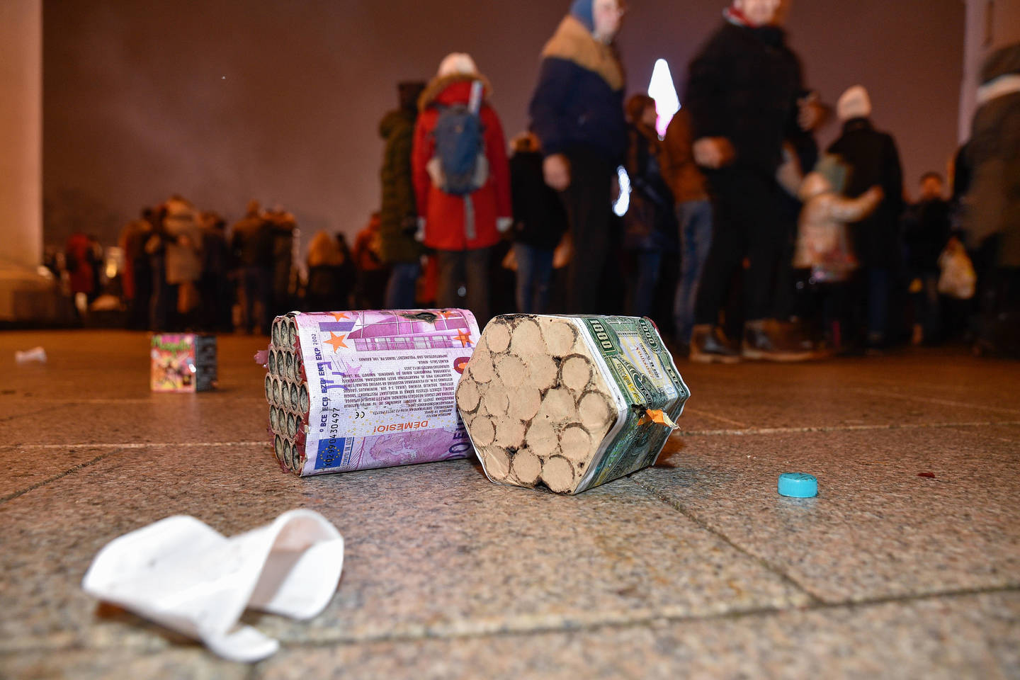Pirotechnika per savaitgalį sužalojo 41 žmogų.