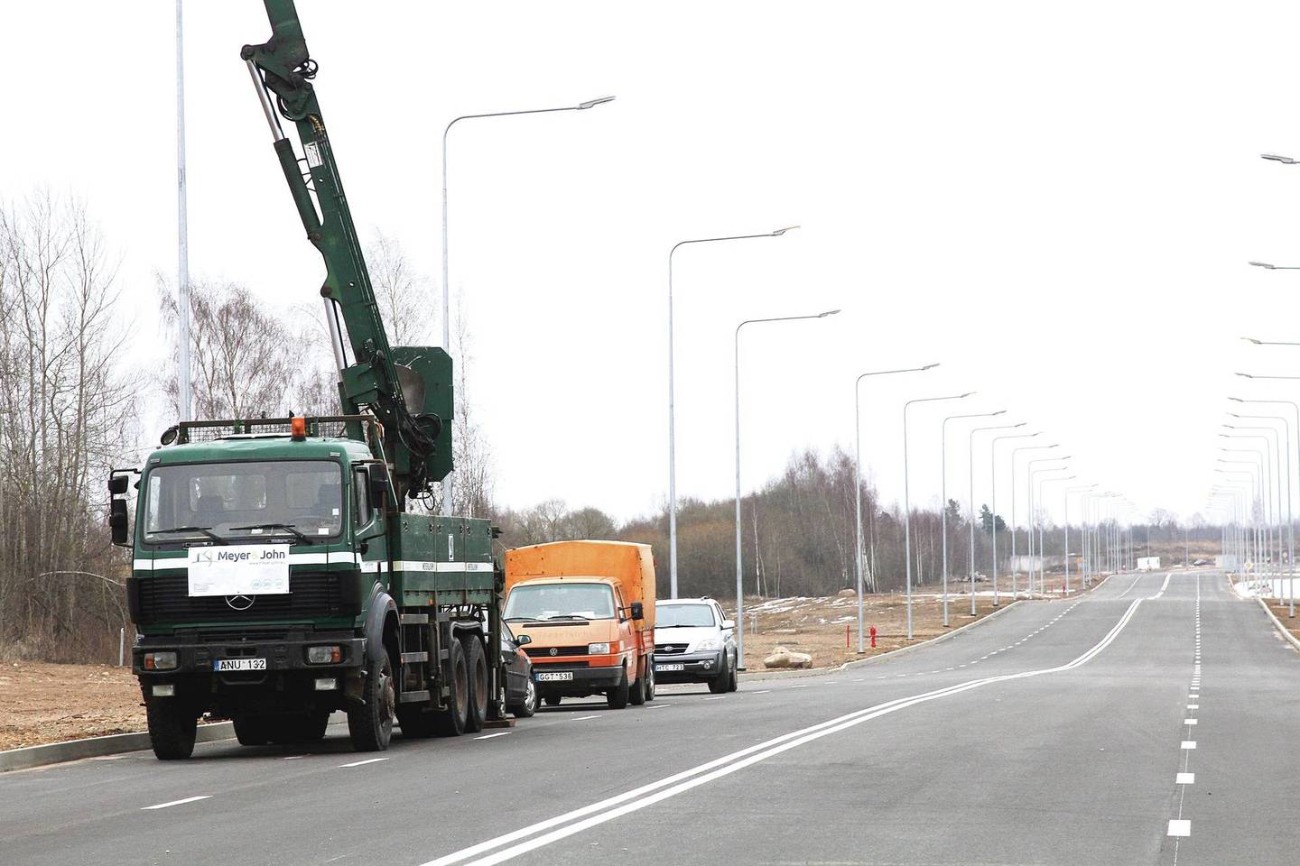 Keliai nutiesti, apšvietimas įrengtas, nuotekų ir vandens vamzdynai Šiaulių LEZ buvo pakloti jau seniai, bet investuotojus baidė tai, kad čia nebuvo elektros.