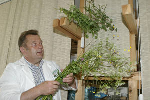 Garsų fitoterapeutą veganizmo mada kraupina: rėžė tiesą ir apie vėžio gydymą