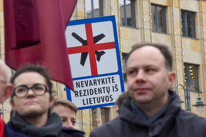 Rezidentai susikrovė lagaminus: „Ari kaip arklys ir už tai dar susimoki?“