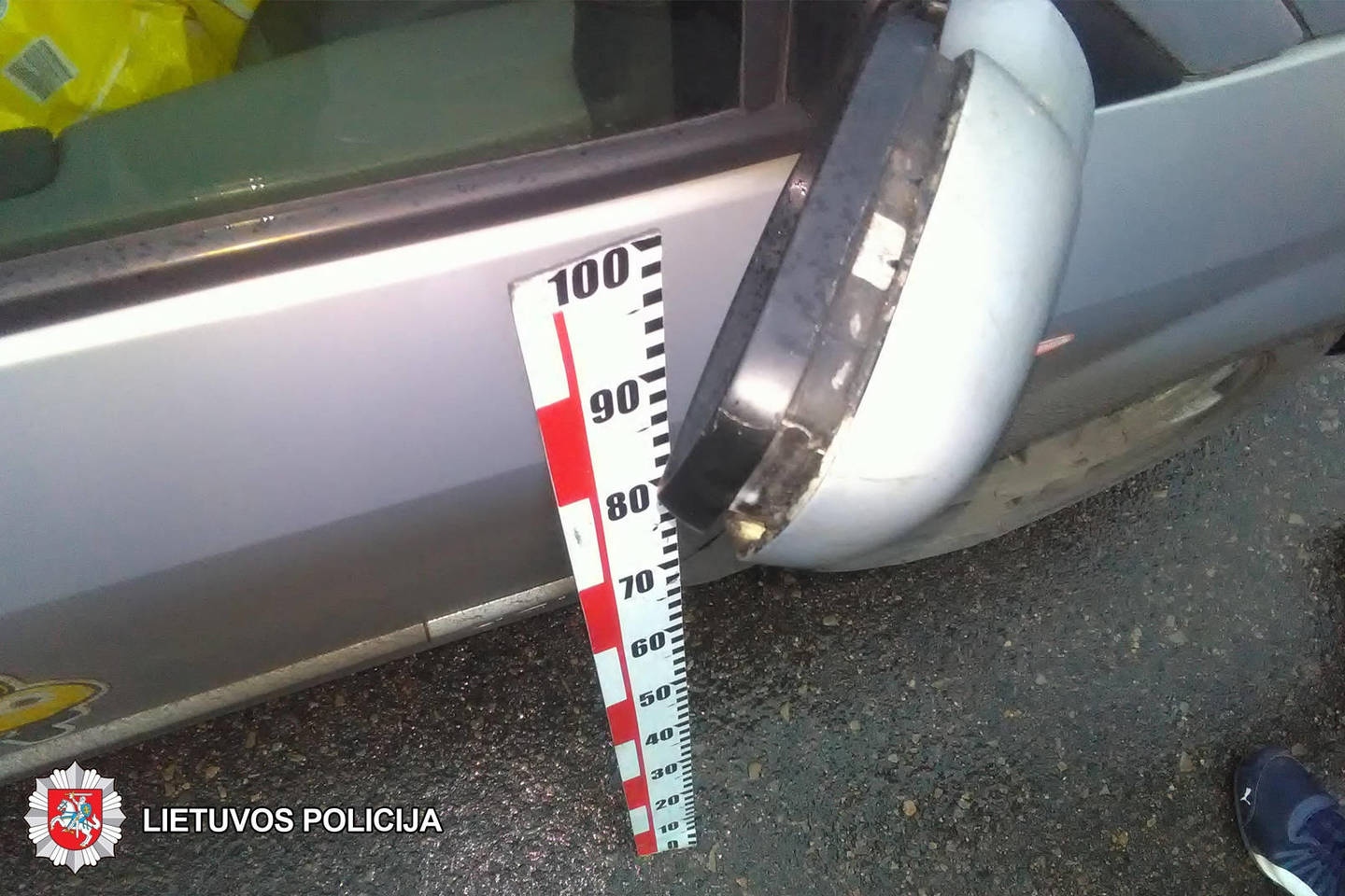 Panevėžio policija ieško iš avarijos vietos pasprukusio vairuotojo.