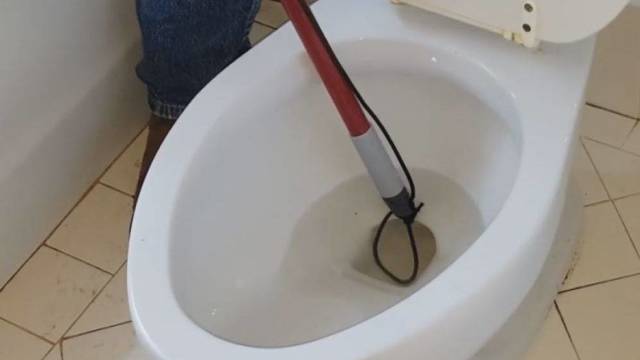 Gyvenimas sodyboje vyrui apkarto – tualete aptiko siaubingą radinį