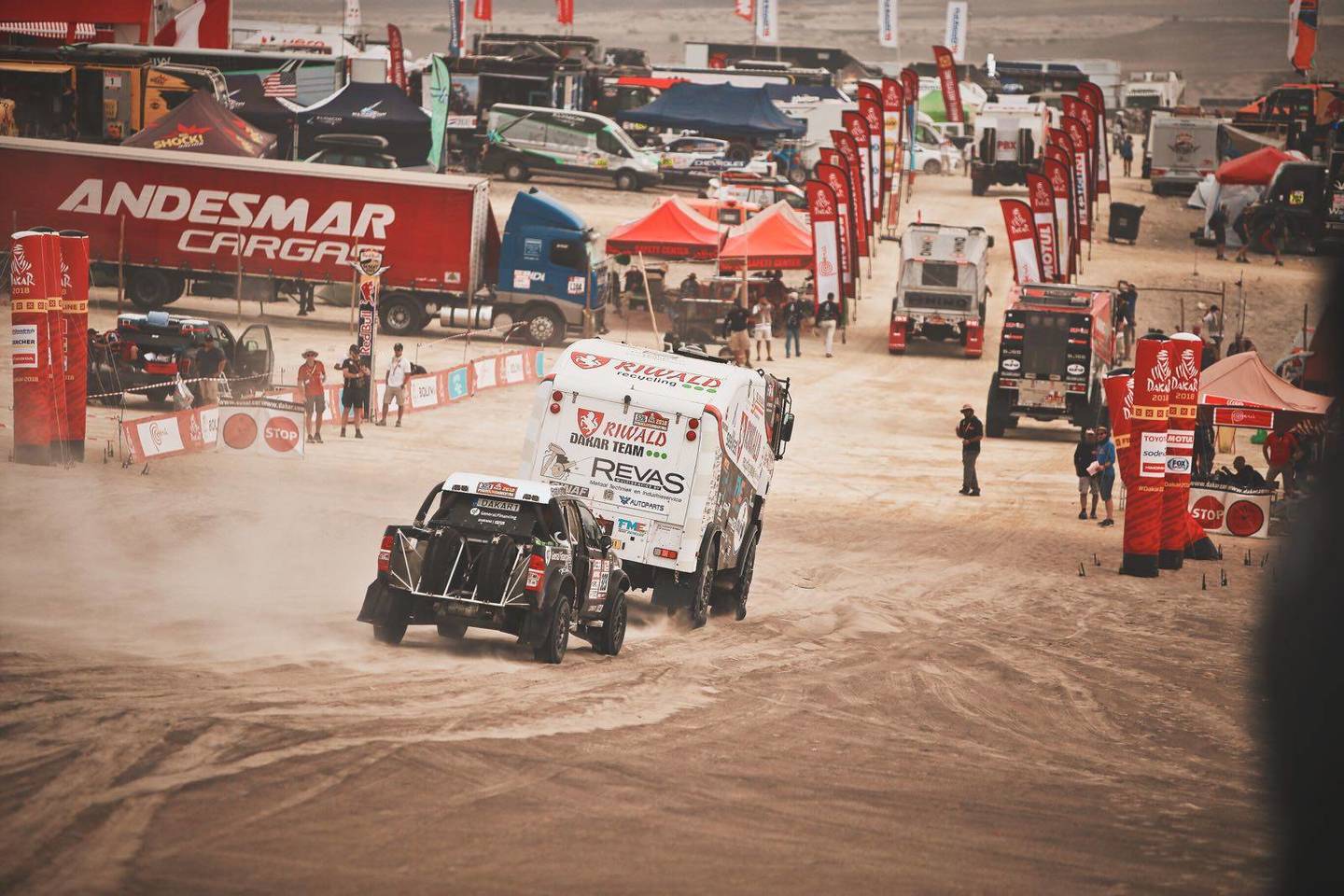 B.Vanagą iki finišo partempė sunkvežimių įskaitos lenktynininkai.<br> E.Buiko nuotr.