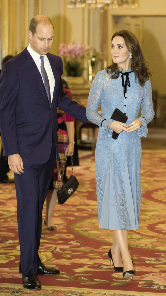 „Temperley London“ suknelė, 840 €<br>„ViDA Press“ nuotr.