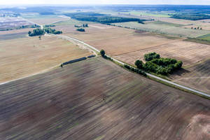 Prezidentūra bedė pirštu į žemės įsigijimo kontrolės spragas