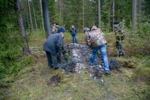 Tragedijos vietą apžiūrėjusiems nužudyto sargo artimiesiems kyla daug klausimų