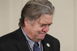 Po ginčo su prezidentu Steve'as Bannonas traukiasi iš portalo „Breitbart News“