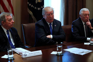 Baltieji rūmai kritikuoja teismo nutartį dėl jaunų imigrantų programos