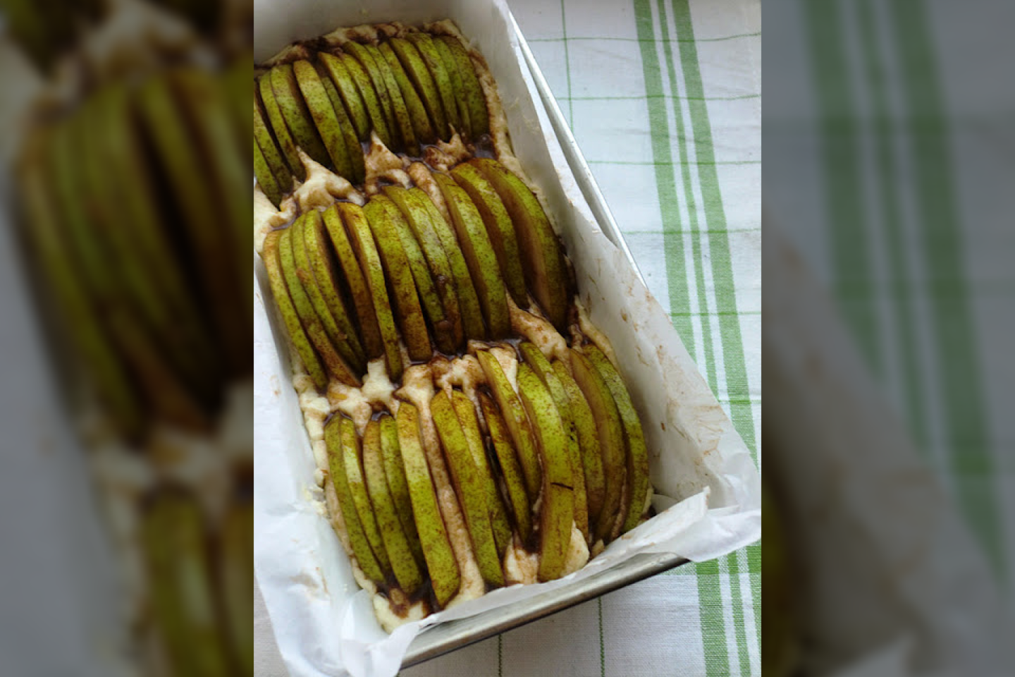 Varškės keksas su kriaušėmis.<br> Nuotr. iš „Mukatanas“.