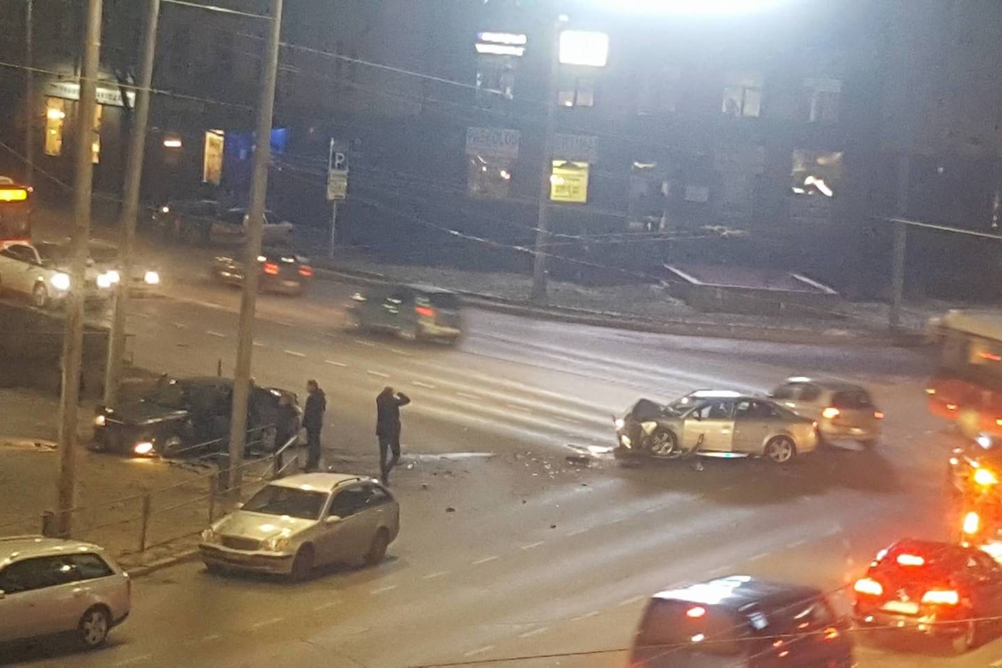 Penktadienio vakarą Kaune susidūrė su automobiliai.