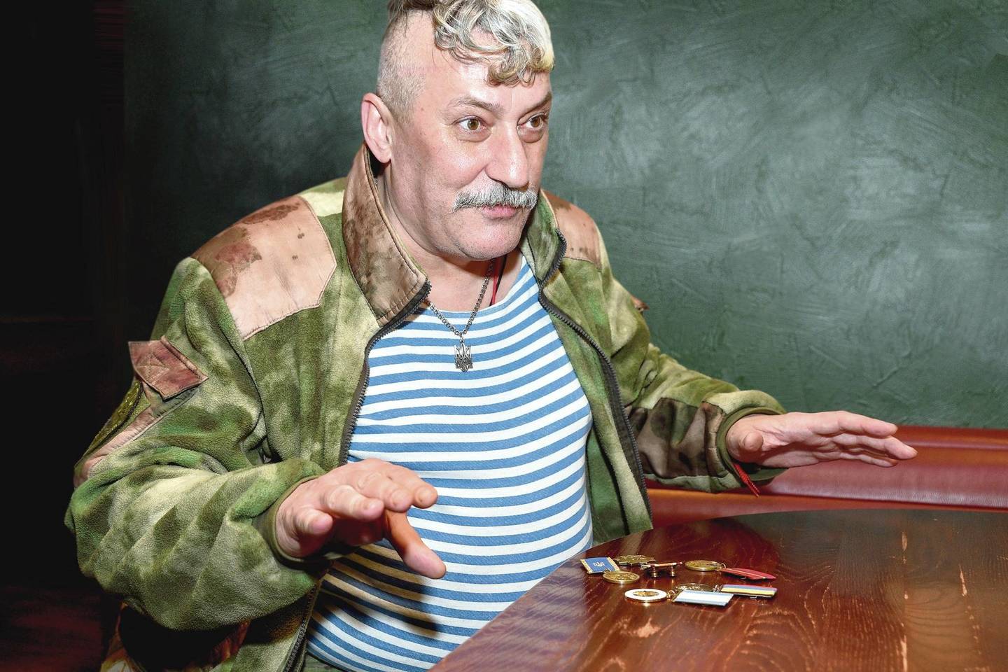 Ukrainietis J.Katryčius yra kovojęs Afganistane, Armėnijoje, Lietuvoje, Padniestrėje, Serbijoje ir Ukrainoje.
