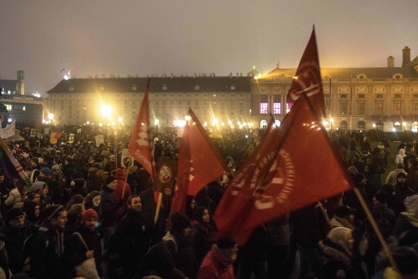 Vienoje šeštadienį vyko protestas prieš naująją Austrijos koalicinę vyriausybę