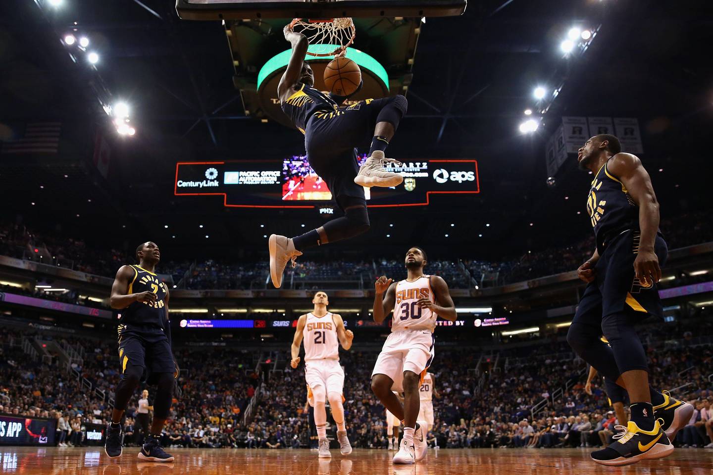  "Pacers" įveikė "Suns", o D.Sabonis karaliavo po krepšiais<br> AP nuotr.