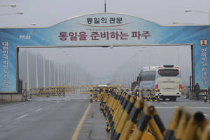 Dėl žiemos olimpiados iš Šiaurės Korėjos pusės derasi popgrupės dainininkė