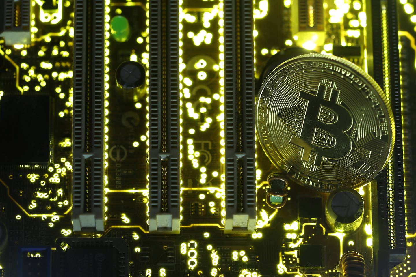 vertingiausia kriptovaliuta pirkti v dolerius su bitcoin