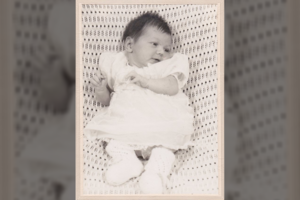 Sadistė globėja įdukros vaikystę pavertė pragaru