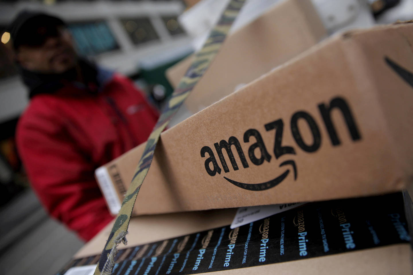  W.Buffettas niekuomet nepirko elektroninės prekybos milžinės „Amazon“ akcijų.<br> „Reuters“/Scanpix nuotr.