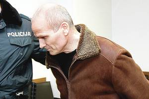 Sukčiaus fantazija už grotų neišseko