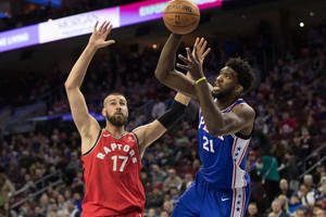 Jonas Valančiūnas lemiamas minutes praleido ant suolo, o Toronto ekipa pralaimėjo