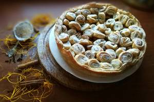 Šventinis obuolių pyragas – tikra stalo puošmena