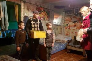 Našlio su dviem vaikais kasdienybė vienkiemyje spaudžia ašaras