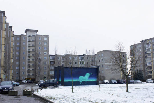 Tarp pilkų Kauno daugiabučių apsigyveno pasakų herojus