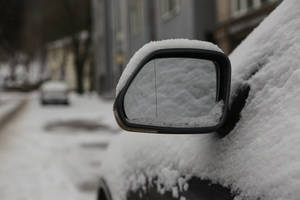 4 blogi vairuotojų įpročiai, dėl kurių žiemą padaugėja avarijų