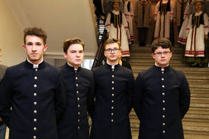 Keturi tą pačią gimnaziją baigę signatarai pagerbti paroda 