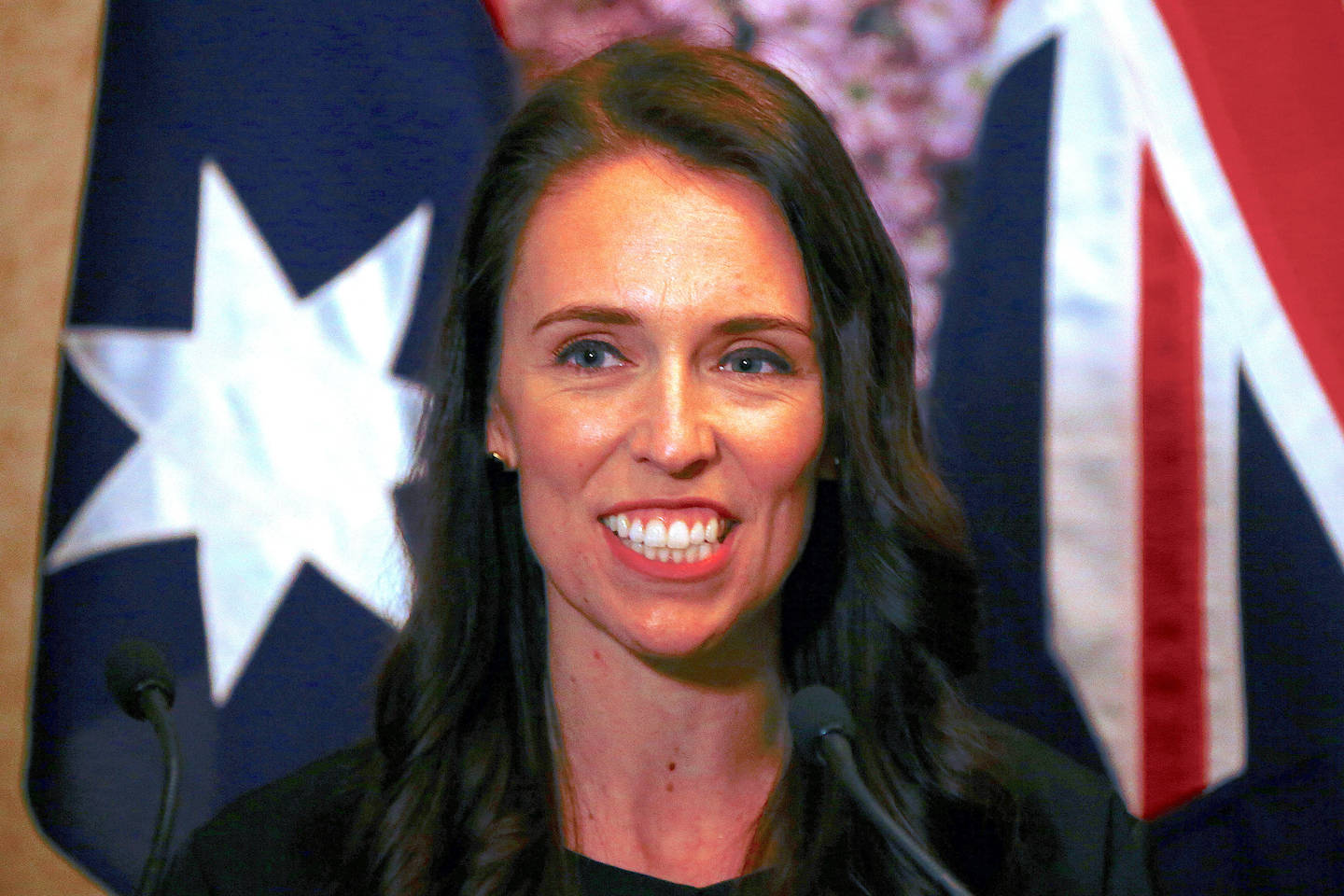 J.Ardern laukiasi.