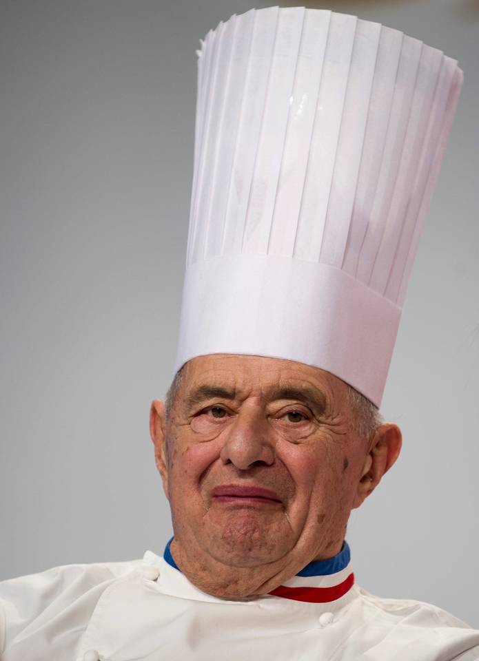 P. Bocuse'as buvo vienintelis Prancūzijos šefas, daugiau kaip keturis dešimtmečius išlaikęs maisto biblijos „Michelin“ trijų žvaigždučių įvertinimą.<br> AFP/Scanpix nuotr.