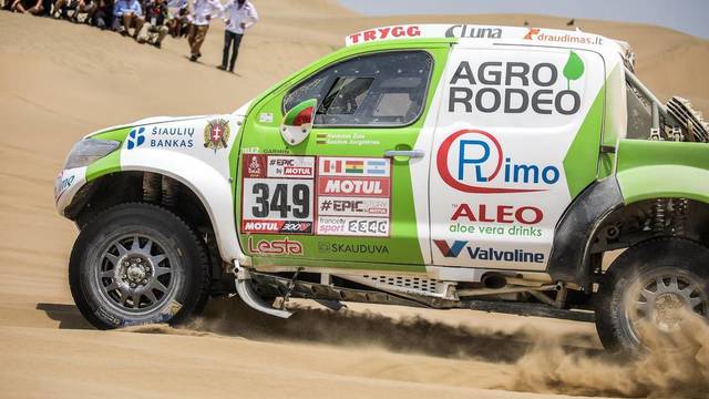 Visi keturi Lietuvos lenktynininkai pradėjo kovą paskutiniame Dakaro ralio etape