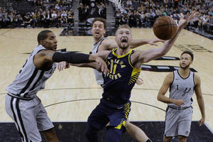 Domanto Sabonio ir „Pacers“ šventė: išvykoje parklupdė namų arenos galiūnę 