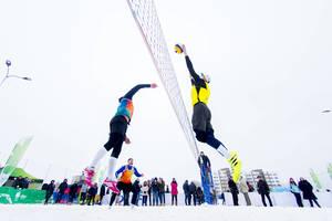 Pasaulinę sniego dieną Jonavą sudrebino istorinis Lietuvos sniego tinklinio čempionatas