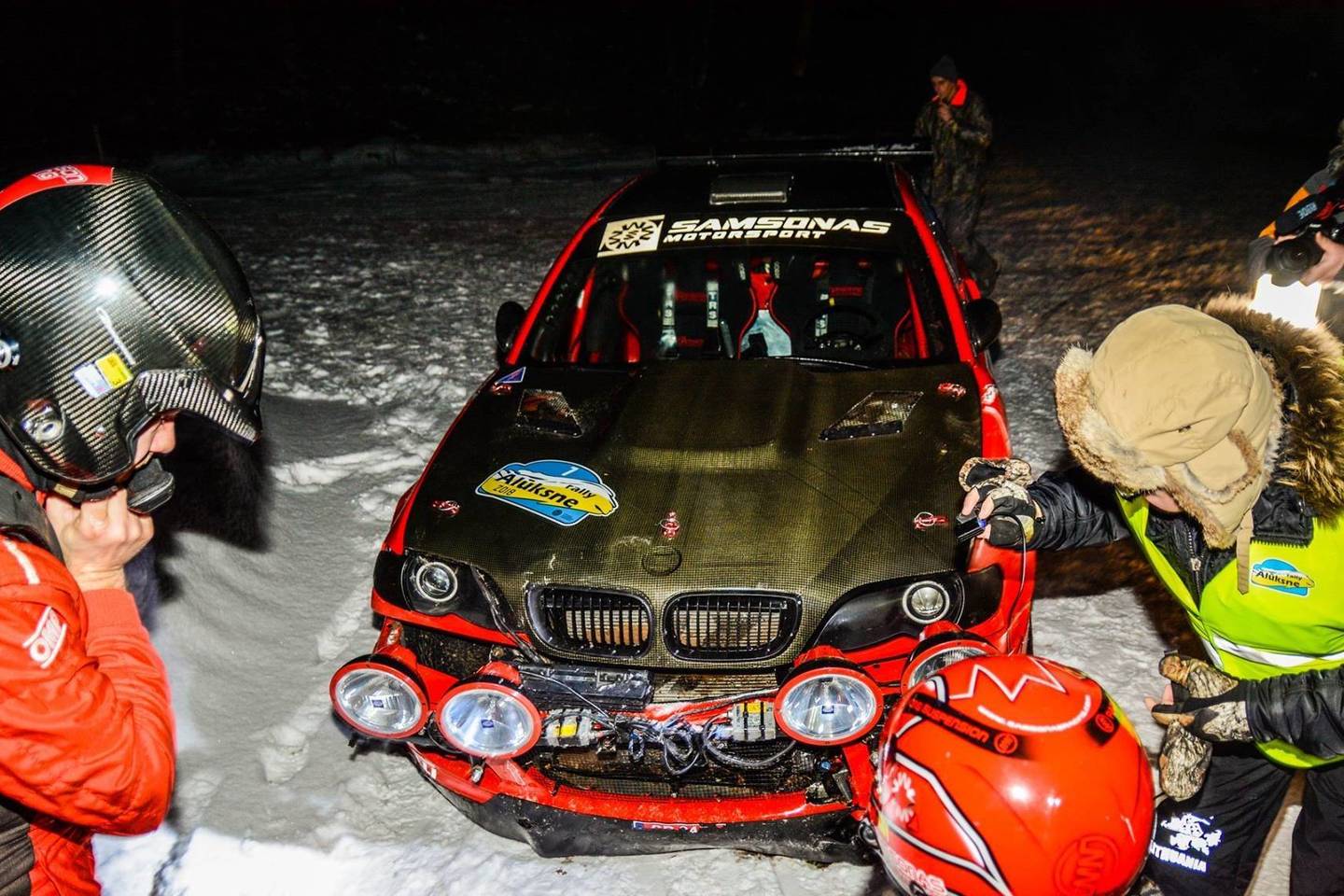Martyno Samsono ir Mindaugo Varžos ekipažas su BMW M3X kovos šeštadienį nebetęsė. <br>Alfonso Rakausko nuotr.
