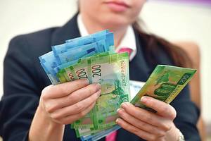 Apklausa atskleidė: rusai mano gyvenantys ir turtingoje, ir skurdžių šalyje