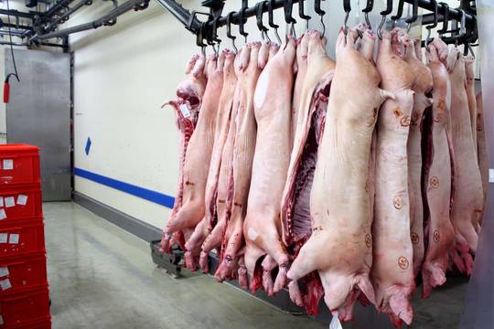 Klaipėdos mėsinės byla – skerdienos pirkėjai nuteisti, o tiekėjai – niekuo dėti